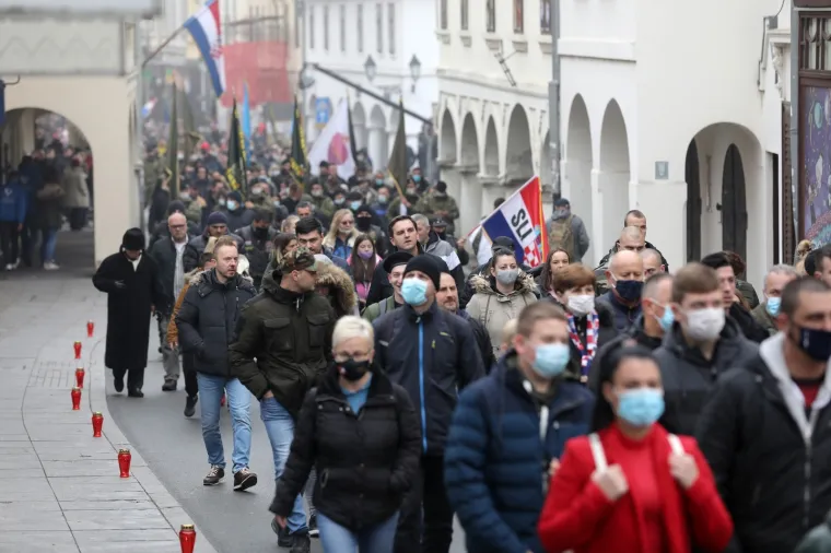 POGLEDAJTE KAKO JE IZGLEDALA KOLONA SJEĆANJA U VUKOVARU: Održana je u posebnim okolnostima zbog epidemije