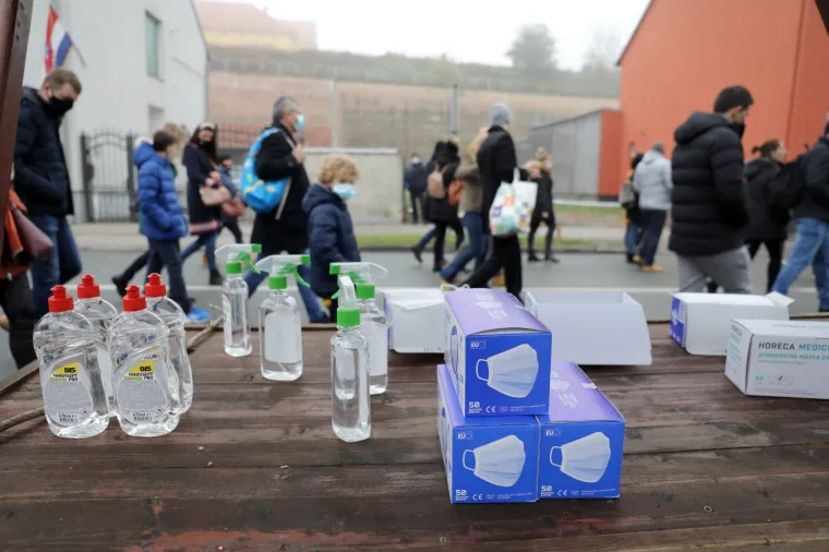 POGLEDAJTE KAKO JE IZGLEDALA KOLONA SJEĆANJA U VUKOVARU: Održana je u posebnim okolnostima zbog epidemije