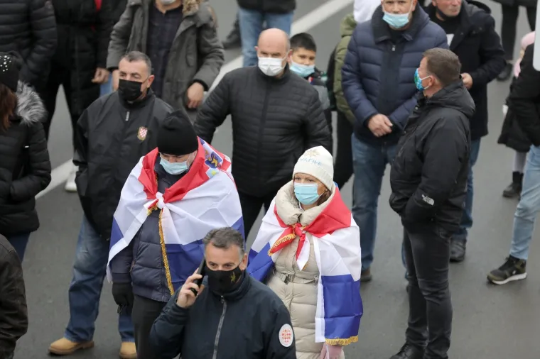 POGLEDAJTE KAKO JE IZGLEDALA KOLONA SJEĆANJA U VUKOVARU: Održana je u posebnim okolnostima zbog epidemije