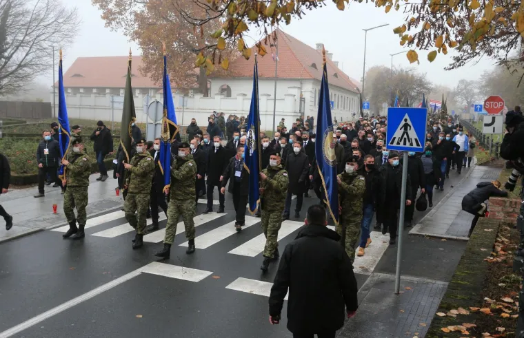 POGLEDAJTE KAKO JE IZGLEDALA KOLONA SJEĆANJA U VUKOVARU: Održana je u posebnim okolnostima zbog epidemije