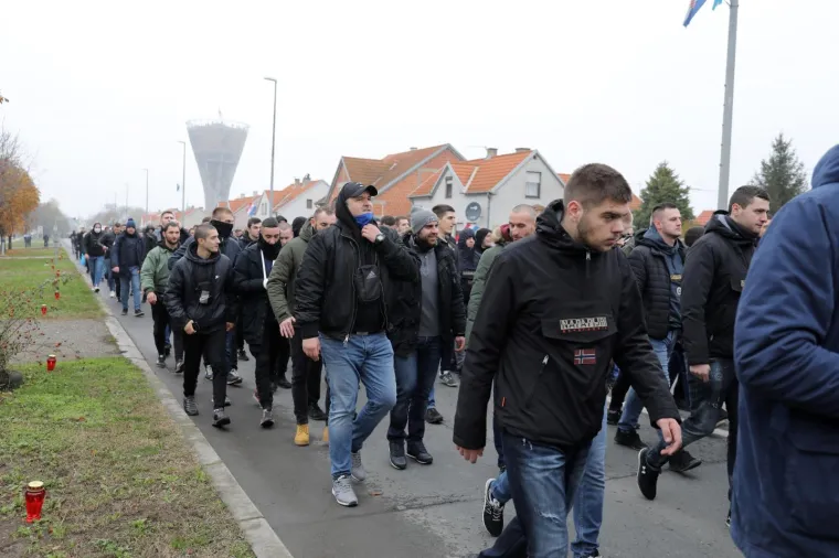 [FOTO] BAD BLUE BOYSI, FUNCUTI I OSTALI NAVIJAČI U VUKOVARU: Svi k'o jedan za hrvatski grad heroj i sve poginule branitelje
