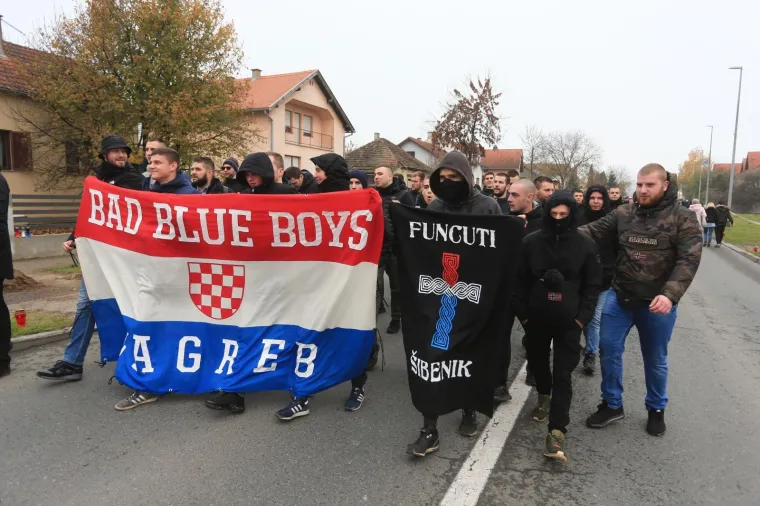 [FOTO] BAD BLUE BOYSI, FUNCUTI I OSTALI NAVIJAČI U VUKOVARU: Svi k'o jedan za hrvatski grad heroj i sve poginule branitelje