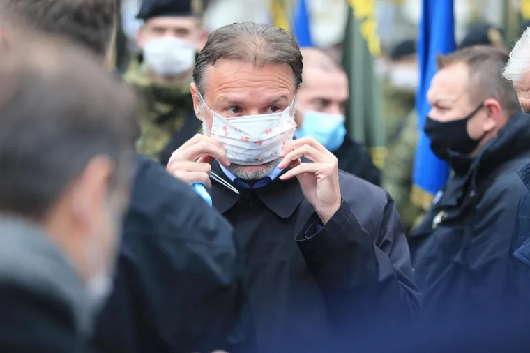 Pogledajte tko je od poznatih bio u Vukovaru: Bujanec bez maske, do&scaron;li i HOS-ovci sa svojim obilježjima