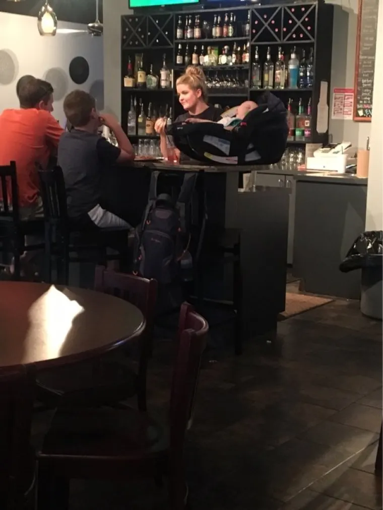 JESU LI OVO NAJGORI RODITELJI U POVIJESTI? Nakon ovih fotografija ne bi im ni plišanu igračku ostavili na čuvanju
