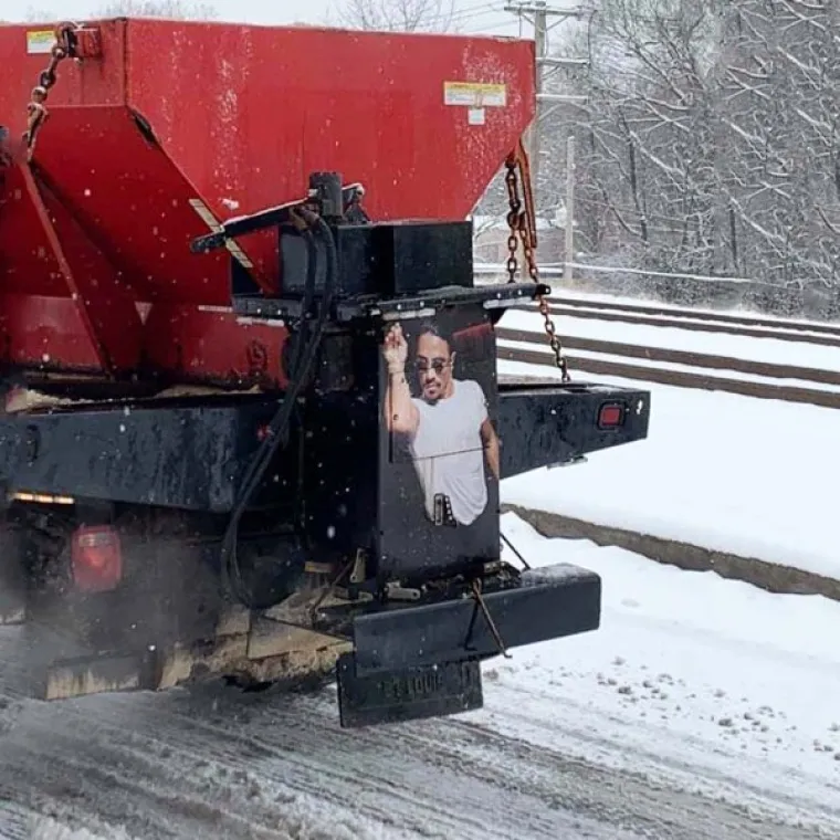 MORA DA JE SUPER VOZITI IZA NJIH: Zamislite da ovo vidite na cesti. Točno ne znate biste li se živcirali ili - prasnuli u smijeh
