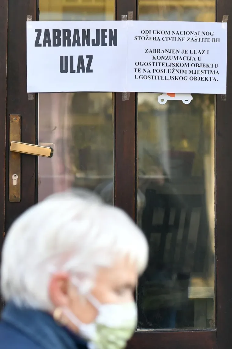 Korona je ovdje udarila najjače! Kafići su zatvoreni, terase sablasno prazne, a stigli su i dodatni kreveti za covid pacijente