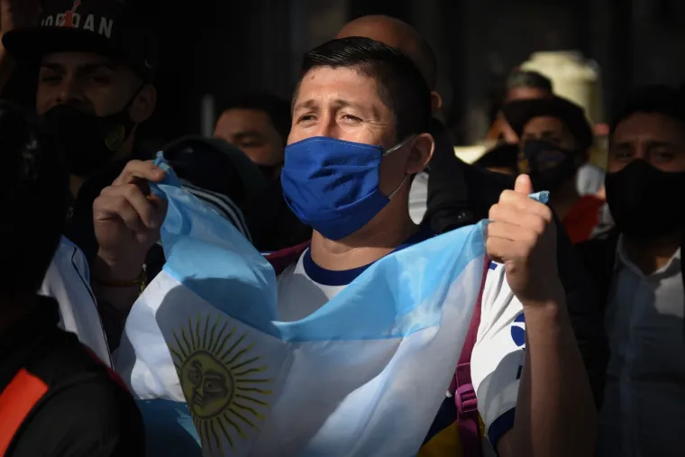 [FOTO] ISPRAĆAJ MARADONE - VELIKA, OGROMNA TUGA U ARGENTINI, NAPULJU, DILJEM SVIJETA: Prizori koji diraju ravno u srce