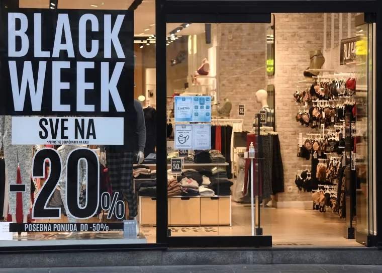 Unatoč pandemiji započela velika sniženja u trgovinama za 'Crni petak'
