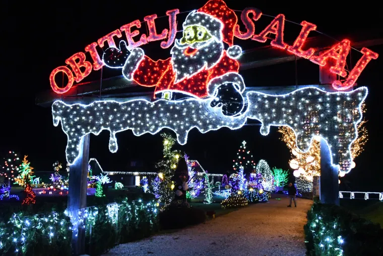 Pet milijuna lampica ipak neće zasjati: Otkazana je Božićna bajka obitelji Salaj