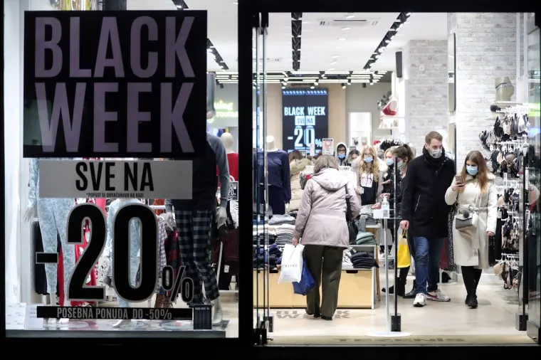 NI PANDEMIJA NIJE SPRIJEČILA KUPCE, SVI SU POHRLILI NA BLACK FRIDAY: Pogledajte kako je to izgledalo u našim trgovačkim centrima