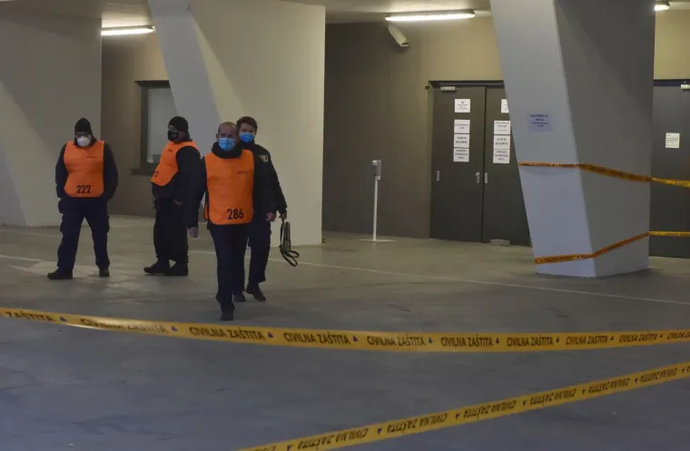 [FOTO] MEDICINSKO OSOBLJE STIGLO U ARENU ZAGREB: Krenula aktivacija, struka se nada rasterećenju bolnica