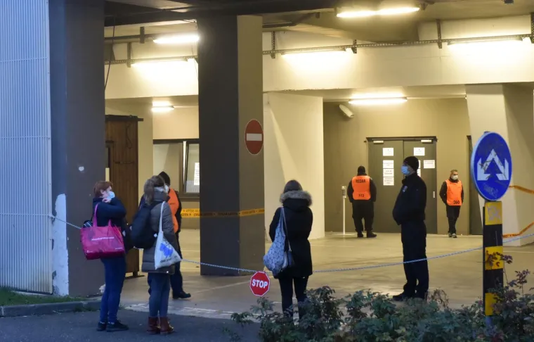 [FOTO] MEDICINSKO OSOBLJE STIGLO U ARENU ZAGREB: Krenula aktivacija, struka se nada rasterećenju bolnica