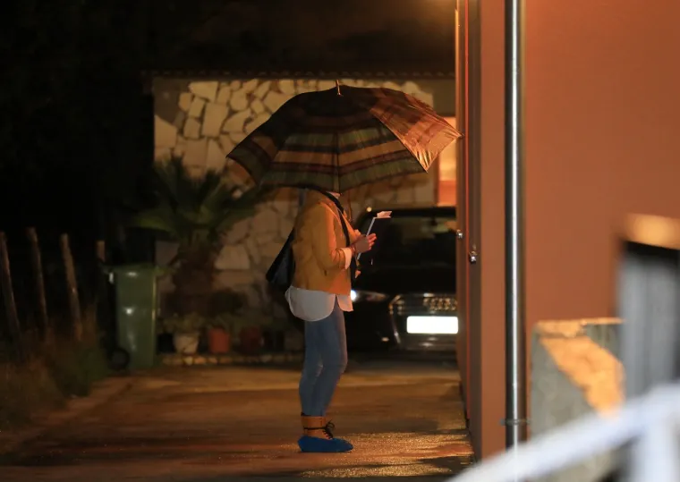 UBOJSTVO I POKU&Scaron;AJ SAMOUBOJSTVA KOD PULE:  Ubio biv&scaron;u ženu pa si prerezao vrat, policiju pozvala kćer