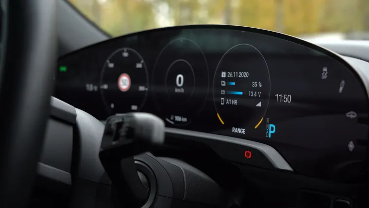 Pogledajte kako izgleda Porsche Taycan: Automobil kojem se na cesti - svi miču s puta...