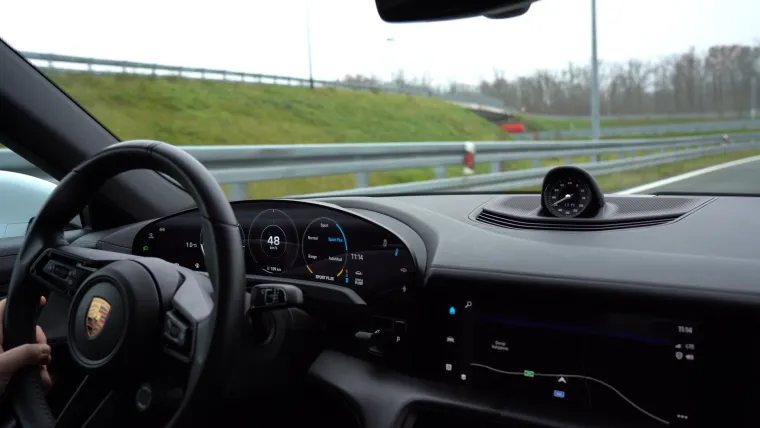 Pogledajte kako izgleda Porsche Taycan: Automobil kojem se na cesti - svi miču s puta...