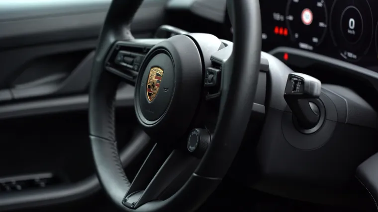 Pogledajte kako izgleda Porsche Taycan: Automobil kojem se na cesti - svi miču s puta...