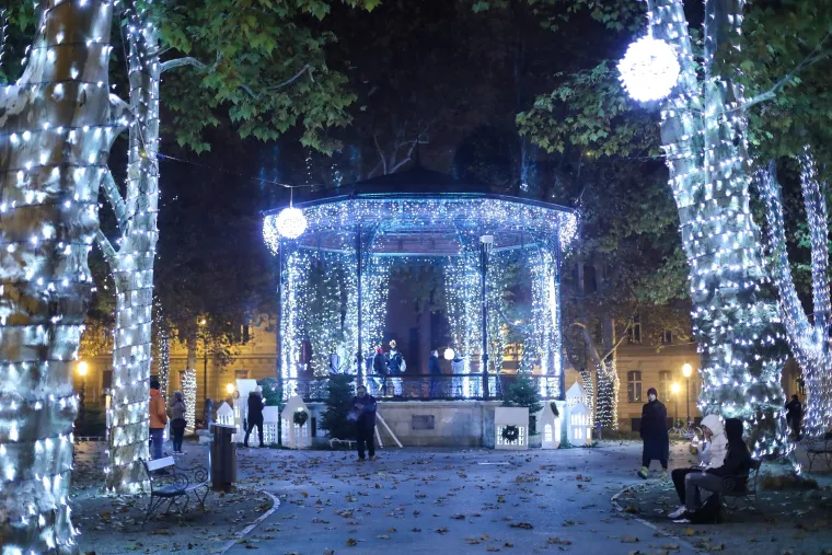 Pogledajte prekrasne prizore s Adventa u Zagrebu! Skromniji, bez buke i gužve, ali u punom sjaju