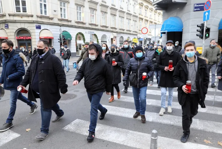 Ministri iz resora povezanih s gospodarstvom održali su u petak sastanak s gospodarstvenicima te primili na znanje njihove zahtjeve i zajamčili donošenje mjera za oporavak dijelova gospodarstva zahvaćenih trenutnim zatvaranjem. Foto: Patrik Macek/PIXSELL