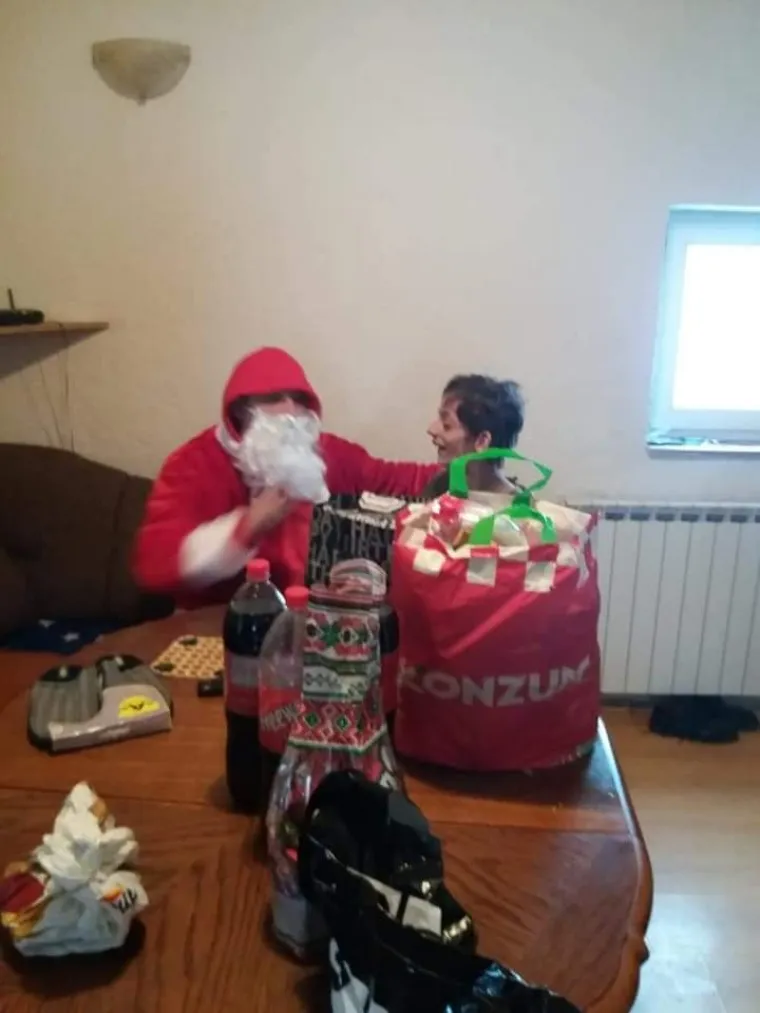 Toliko su skromni da će vas rasplakati: 'Jedan dječak se toliko razveselio salami da nam se srce slomilo'