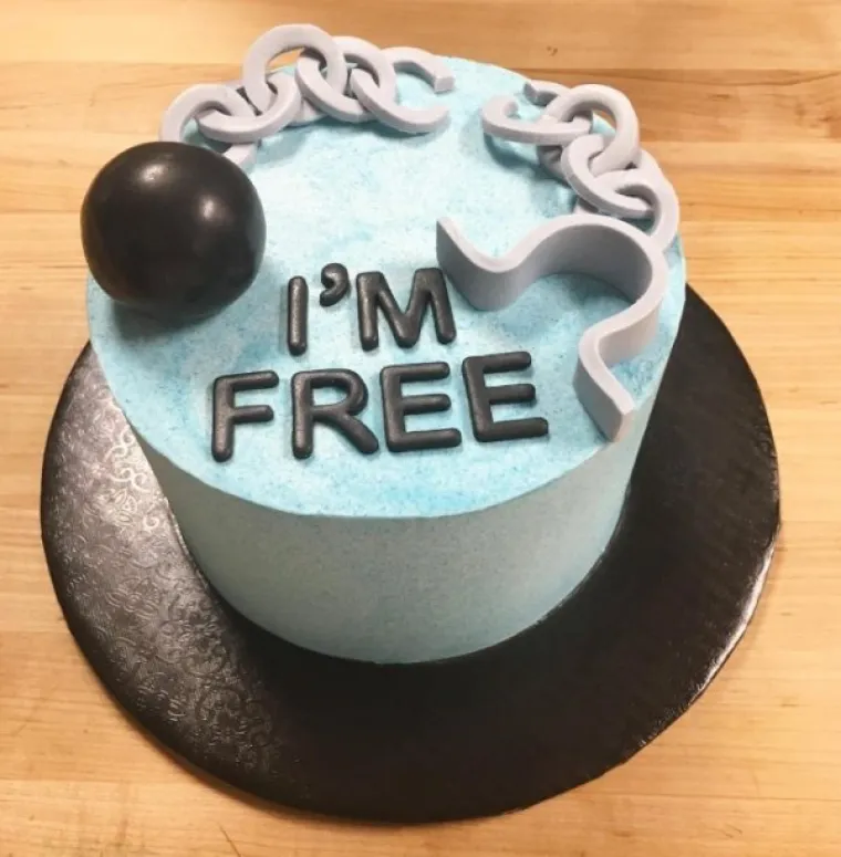 ONI SU DOVELI RAZVOD NA VI&Scaron;U RAZINU: Evo kako izgledaju torte nakon bračnog brodoloma