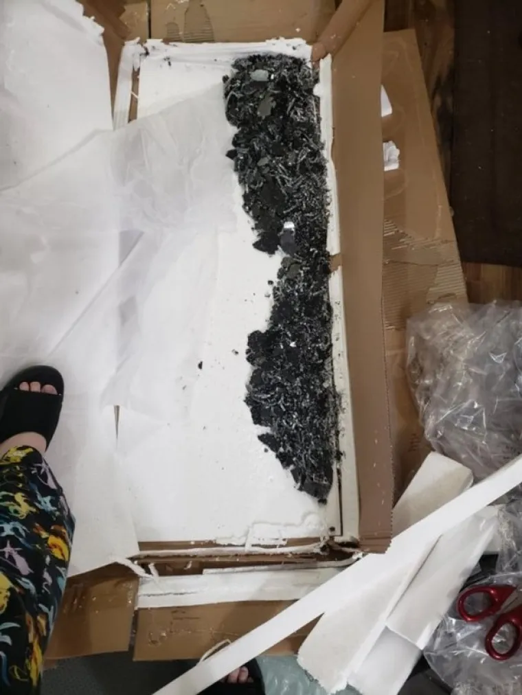 PAKET JE STIGAO, ALI PO KOJU CIJENU? Tehnički, dostava je odradila svoj posao, ali kad su otvorili kutiju pao im je mrak na oči