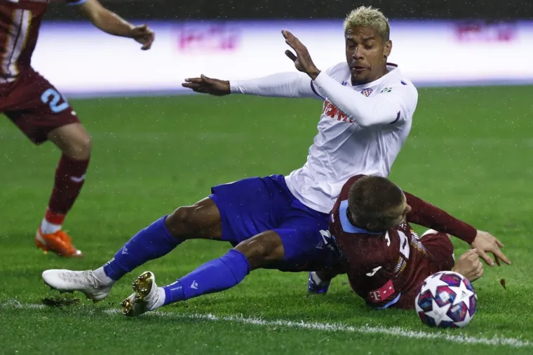 JADRANSKI DERBI: Pogledajte kako je izgledao obračun Rijeke i Hajduka na Poljudu