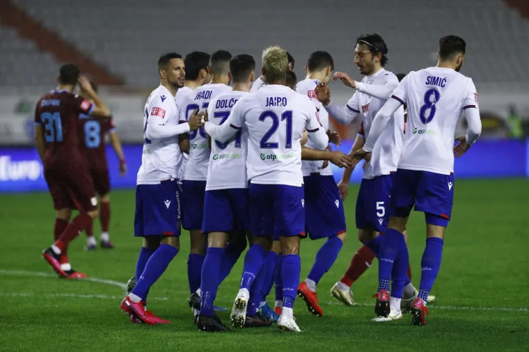 JADRANSKI DERBI: Pogledajte kako je izgledao obračun Rijeke i Hajduka na Poljudu