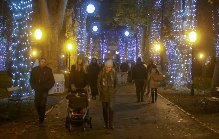 Tužno i hladno: Evo kakva je atmosfera jučer bila u centru Zagreba