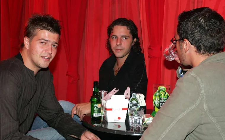 ISPLIVALE VRUĆE FOTKE NIVES CELZIJUS IZ 2006. GODINE: Sjećate li je se u ovom izdanju? I tada je isticala bujno poprsje...