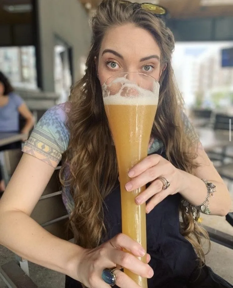 TRI FAZE VIKEND-IZLASKA: Njima se očito jako žurilo izbiti se od alkohola, ali srećom, bilo je dovoljno prisebnih za snimanje...