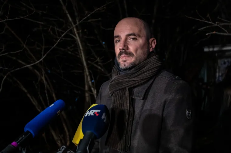 Milo&scaron;ević na komemoraciji obitelji Zec: 'Kako je moguće da se ovakav zločin dogodio, da je pravna država pala na ispitu'