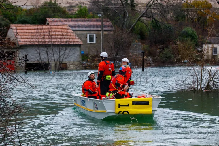 Uključene su i ekipe GSS-a. 
Photo: Miroslav Lelas/PIXSELL