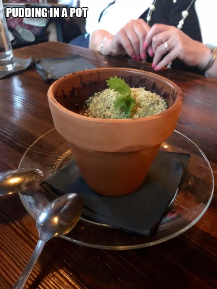 ŠTO FALI OBIČNIM TANJURIMA? Danas će vam u restoranima servirati hranu u bilo čemu, evo najbizarnijih primjera