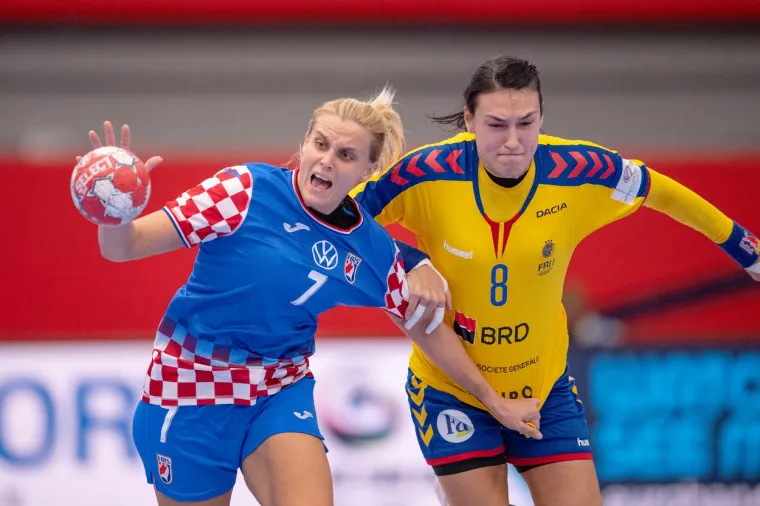 [FOTO] LETE, LETE PARKETOM U KOLDINGU NA&Scaron;E SUPER DJEVOJKE: Ovako su otpuhale Rumunjke