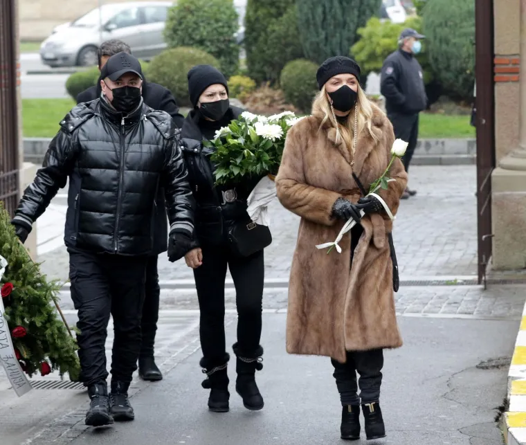 REGIJA U SUZAMA: Estrada se oprašta od legendarnog Džeja Ramadanovskog