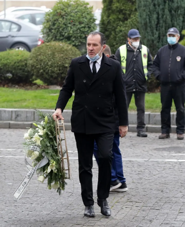 REGIJA U SUZAMA: Estrada se oprašta od legendarnog Džeja Ramadanovskog