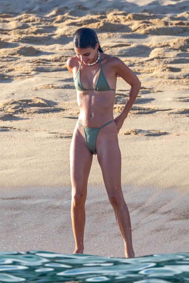 VRUĆI ODMOR U MEKSIKU: Manekenka i Playboyeva zečica uhvaćena kako svom dru&scaron;tvu pokazuje - gole grudi