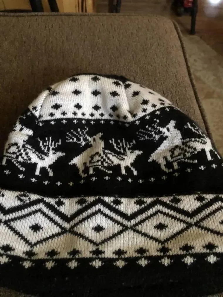 Tek danas sam bolje sagledao uzorak na kapi koju nosim već godinama...