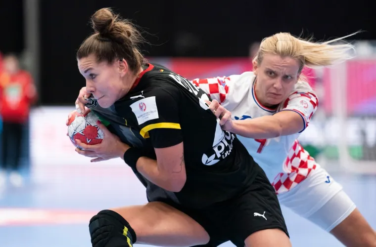 [FOTO] UTAKMICA GENERACIJE ZA NA&Scaron;E VELIČANSTVENE RUKOMETA&Scaron;ICE: Rovovska bitka za polufinale