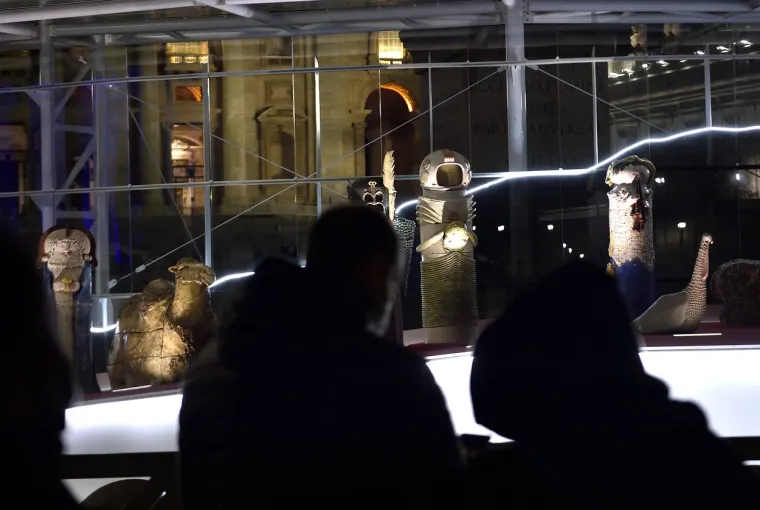 NEOBIČNE JASLICE U VATIKANU: Vjernici podijeljeni, ali ipak hrle u katoličku prijestolnicu