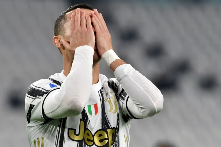 [FOTO] CRISTIANO, PA ŠTO SE DOGODILO? Ovako je ponajbolji nogometaš svijeta promašio penal