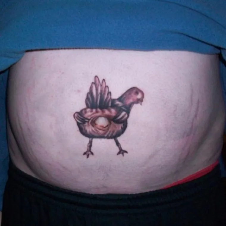 KOME SU ONI U DJETINJSTVU NA GLAVU PALI? Ove godine smo se nagledali stvarno stra&scaron;nih tetovaža, ali ovo je stvarno vrh