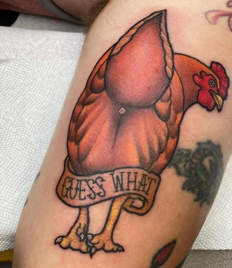 KOME SU ONI U DJETINJSTVU NA GLAVU PALI? Ove godine smo se nagledali stvarno stra&scaron;nih tetovaža, ali ovo je stvarno vrh