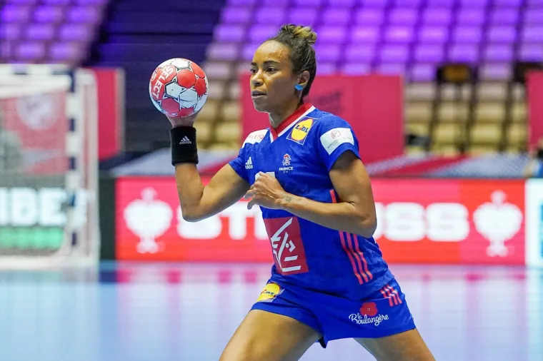 [FOTO] NEMA VEZE &Scaron;TO STE IZGUBILE DJEVOJKE, BORILE STE SE HRABRO: Pogledajte bitku za finale Eura