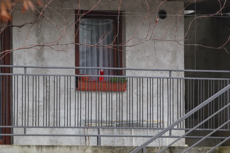 Stravična nesreća: Na mu&scaron;karca pao automobil s dizalice i usmrtio ga