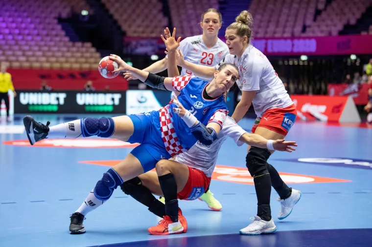 [FOTO] HRVATSKA U POVIJESNOJ BORBI ZA MEDALJU: Pogledajte bespoštednu bitku protiv favoriziranih Dankinja