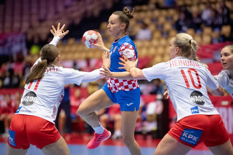[FOTO] HRVATSKA U POVIJESNOJ BORBI ZA MEDALJU: Pogledajte bespoštednu bitku protiv favoriziranih Dankinja