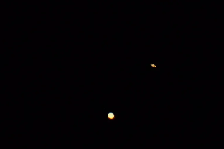 21.12..2020., Vodice - Velika konjunkcija Jupitera i Saturna.Ovakva velika konjukcija dogodila se zadnji put u doba Galilea, on ju je gledao davne 1628. godine svojim teleskopom. Sljedeca ce se dogoditi tek 2080. godine
Photo: Bruno Fantulin/PIXSELL