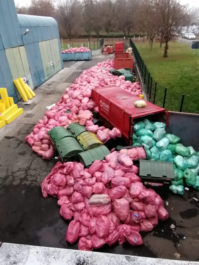 KB Dubrava zatrpana covid smećem: 'Rje&scaron;enje je jednostavno, a ako se ubrzo ne donese, čeka nas katastrofa!'