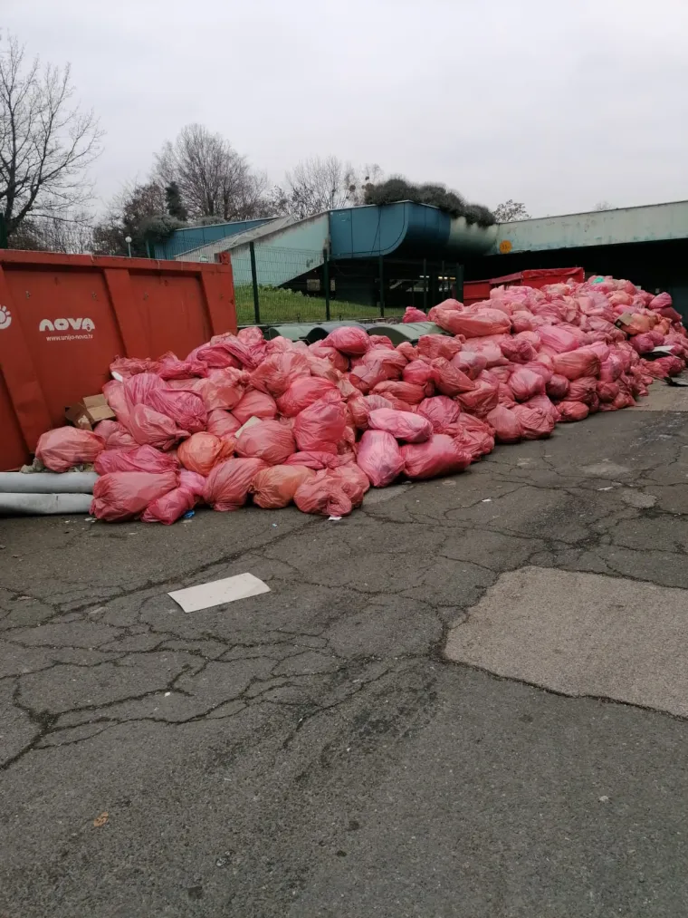 KB Dubrava zatrpana covid smećem: 'Rje&scaron;enje je jednostavno, a ako se ubrzo ne donese, čeka nas katastrofa!'